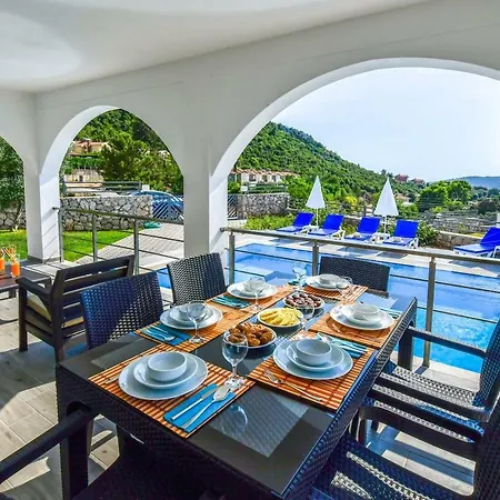 Willa Amore - 4 Bedroom Villa In Hisaronu *