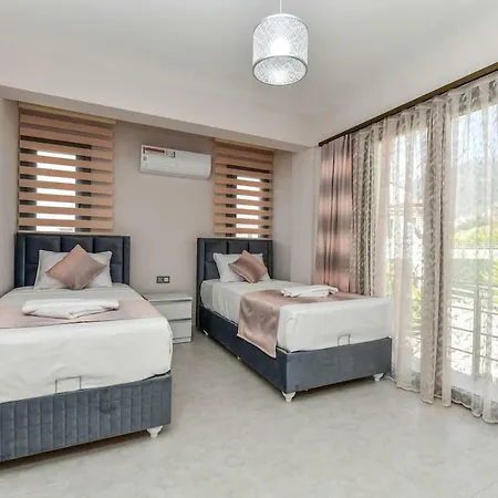 Villa Amore - 4 Bedroom Villa in Hisaronu *